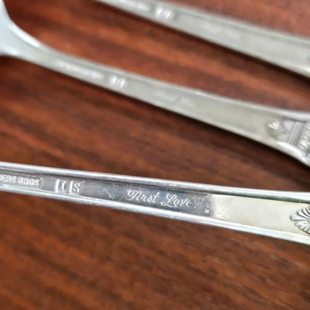 Vintage 1847 Rogers Bros FIRST LOVE 4 Salad Forks Silverplate Art Deco Cottage